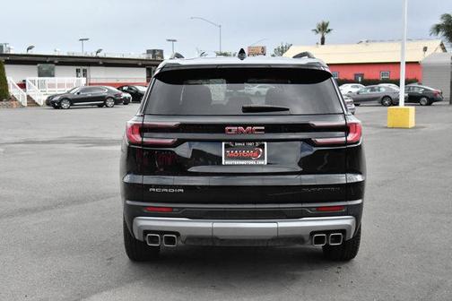 2025 GMC Acadia Elevation