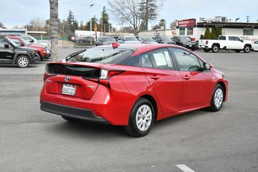 2021 Toyota Prius LE