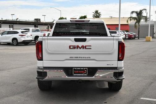 2024 GMC Sierra 1500 SLT