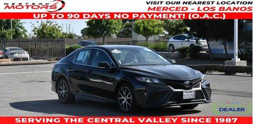 Black 2022 Toyota Camry SE