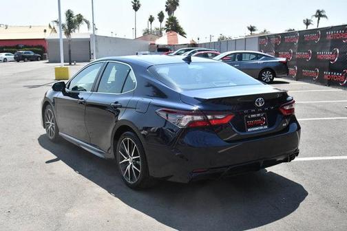 2022 Toyota Camry SE