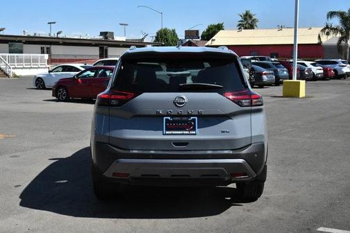 2022 Nissan Rogue SL