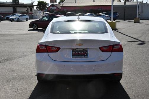 Summit White 2024 Chevrolet Malibu LT