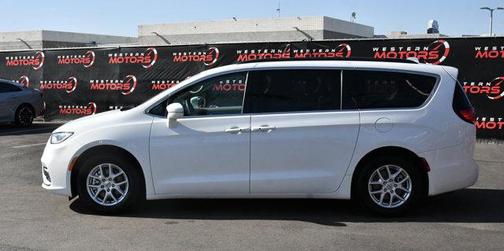2022 Chrysler Pacifica Touring-L
