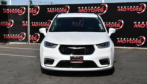 2022 Chrysler Pacifica Touring-L