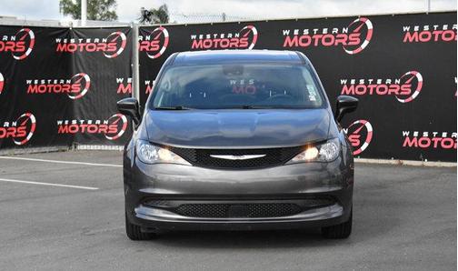 2023 Chrysler Voyager LX