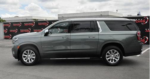 Silver Sage Metallic 2023 Chevrolet Suburban Premier