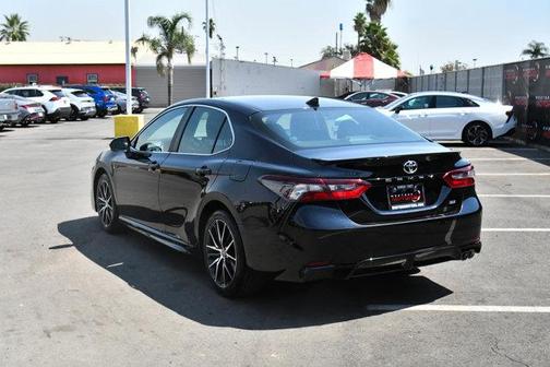 2024 Toyota Camry SE