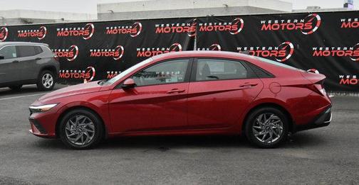 2024 Hyundai ELANTRA SEL