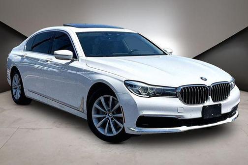 Alpine White 2019 BMW 740 740i