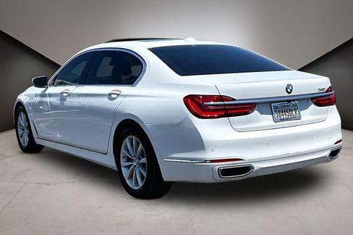 Alpine White 2019 BMW 740 740i