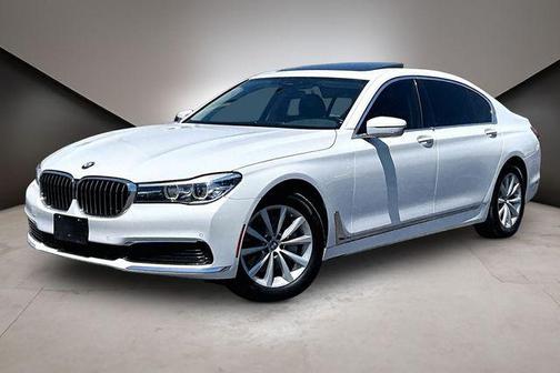 Alpine White 2019 BMW 740 740i