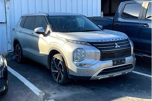 2022 Mitsubishi Outlander SE