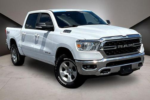 Bright White Clearcoat 2022 RAM 1500 Big Horn/Lone Star