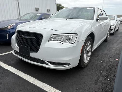 2021 Chrysler 300 Touring