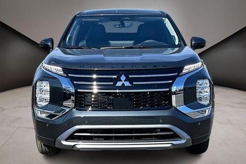 Graphite Gray 2026 Mitsubishi Outlander SE 1.5T 2WD