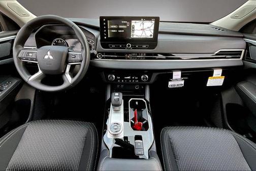 Labrador Black Pearl 2026 Mitsubishi Outlander ES 1.5T 2WD