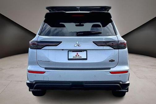 White Diamond With Black Roof 2026 Mitsubishi Outlander Trail Edition S-AWC