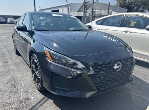 2023 Nissan Altima SR FWD