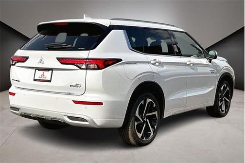 2025 Mitsubishi Outlander PHEV SEL