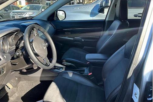 2024 Mitsubishi Outlander Sport SE