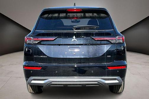 Labrador Black Pearl 2026 Mitsubishi Outlander SE