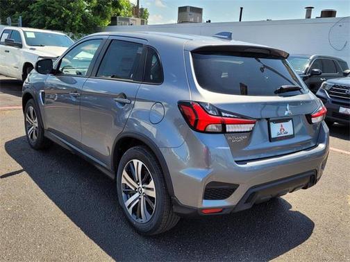 2025 Mitsubishi Outlander Sport SE