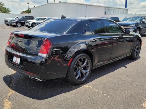 2021 Chrysler 300 S
