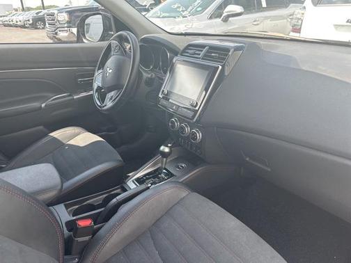 2024 Mitsubishi Outlander Sport SE