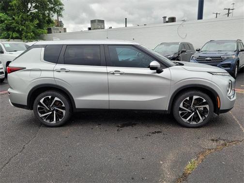2024 Mitsubishi Outlander SE Black Edition S-AWC