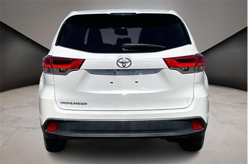 2019 Toyota Highlander LE I4