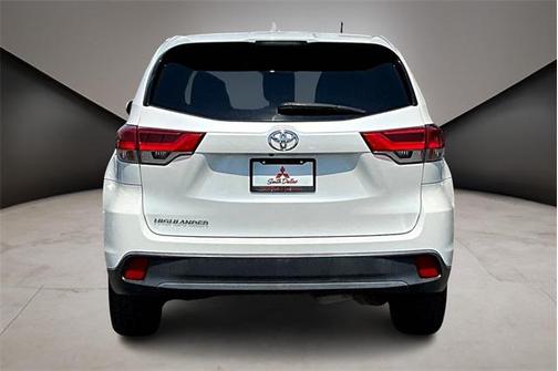 2019 Toyota Highlander LE I4