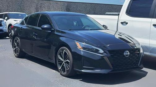 2023 Nissan Altima SR FWD