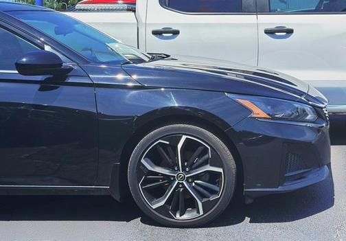 2023 Nissan Altima SR FWD
