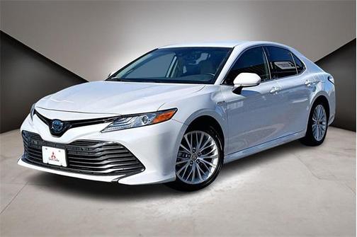 2020 Toyota Camry Hybrid XLE
