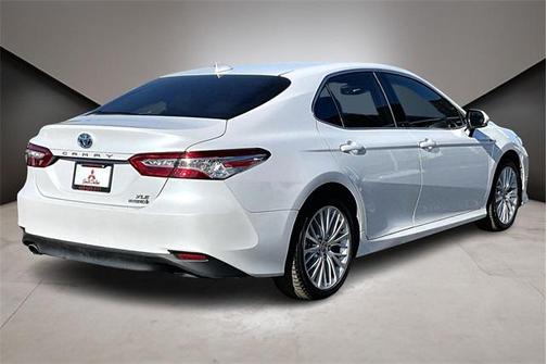 2020 Toyota Camry Hybrid XLE