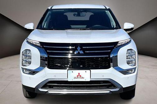 White Diamond 2026 Mitsubishi Outlander SE 1.5T 2WD