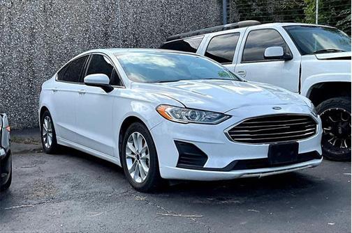 2020 Ford Fusion SE