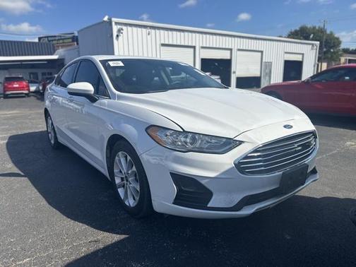 2020 Ford Fusion SE
