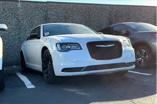 2019 Chrysler 300 Touring