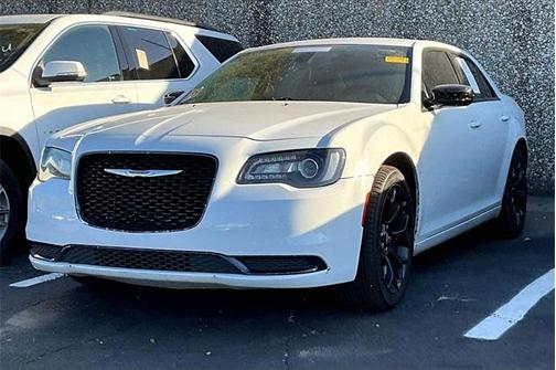 2019 Chrysler 300 Touring
