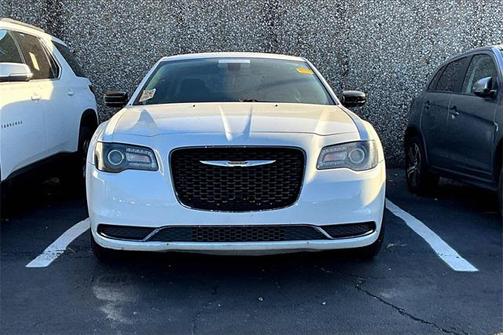 2019 Chrysler 300 Touring