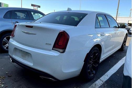 2019 Chrysler 300 Touring