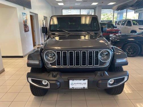 Granite Crystal Metallic Clearcoat 2027 Jeep Wrangler Sahara