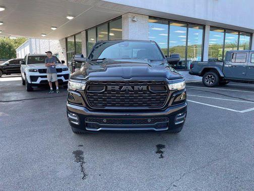 Diamond Black Crystal Pearlcoat 2027 RAM 1500 Express