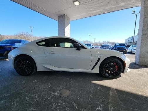 2025 Toyota GR86 Premium