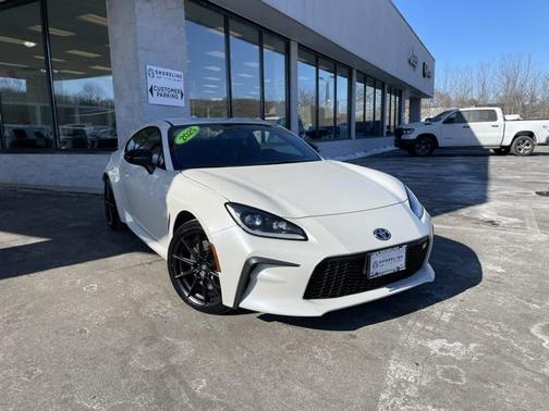 2025 Toyota GR86 Premium