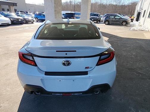 2025 Toyota GR86 Premium