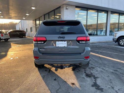 2022 Jeep Grand Cherokee Laredo