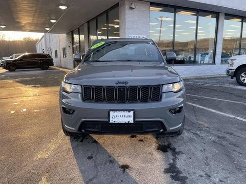 2022 Jeep Grand Cherokee Laredo